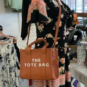 PRICE DROP 🩵 NEW The Tote Bag - Camel
